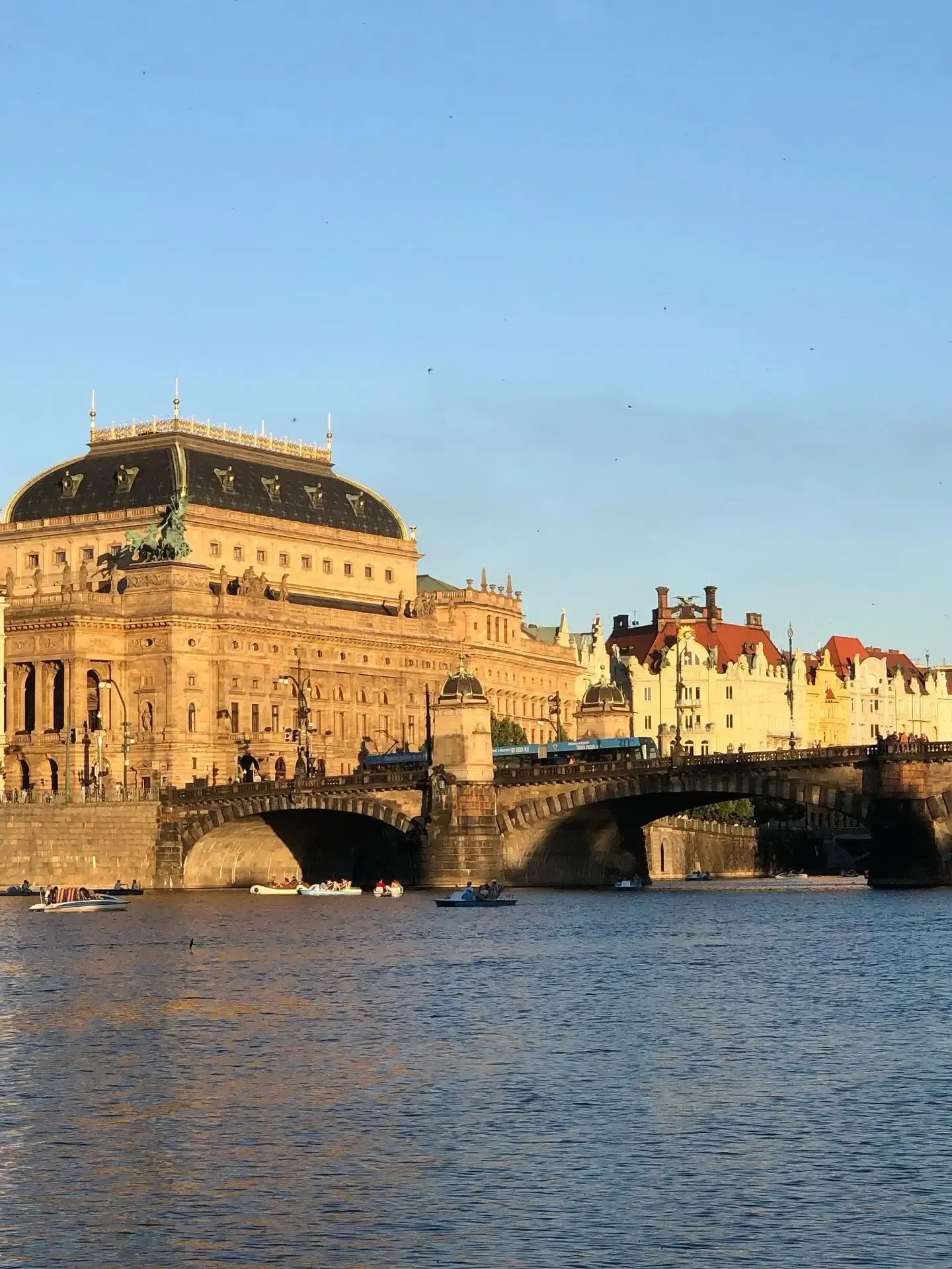 Comparaison entre visite de groupe et visite privée à Prague